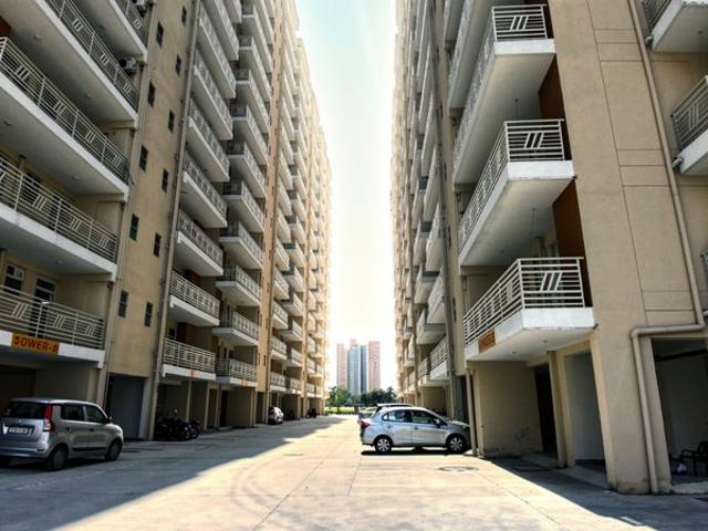 Resale | 3 BHK 850 Sq.Ft. Apartment in Adore Happy Homes Pride