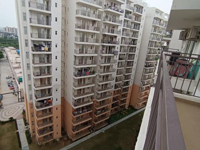 Resale | 3 BHK 850 Sq.Ft. Apartment in ROF Amaltas
