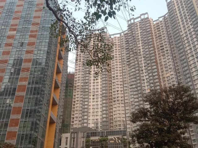 Resale | 3 BHK 860 Sq.Ft. Apartment in Dream Skyview
