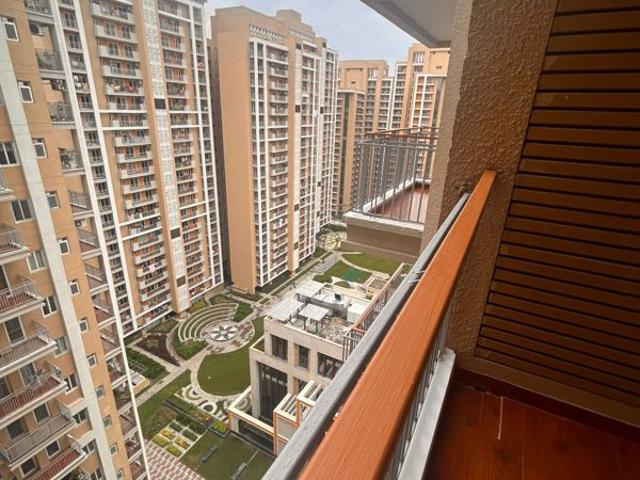 Resale | 3 BHK 886 Sq.Ft. Apartment in Rishita Manhattan