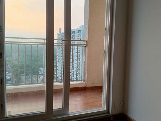 Resale | 3 BHK 886 Sq.Ft. Apartment in Rishita Manhattan