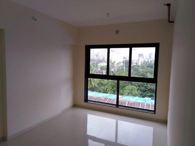 Resale | 3 BHK 881 Sq.Ft. Apartment in Chandak Stella