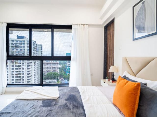 Resale | 3 BHK 881 Sq.Ft. Apartment in Chandak Stella