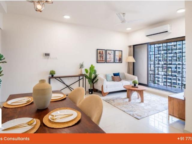 Resale | 3 BHK 881 Sq.Ft. Apartment in Chandak Stella