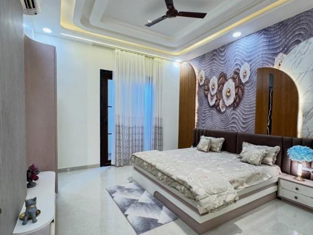 Resale | 3 BHK + 881 Sq.Ft. Apartment in Kamdhenu Pinnacle