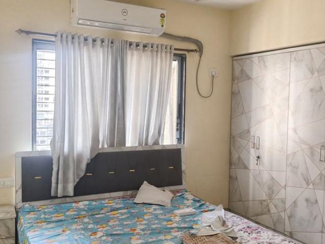 Resale | 3 BHK 900 Sq.Ft. Apartment in Vartak Nagar