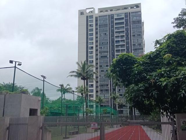 Resale | 3 BHK 900 Sq.Ft. Apartment in Rustomjee Reserve