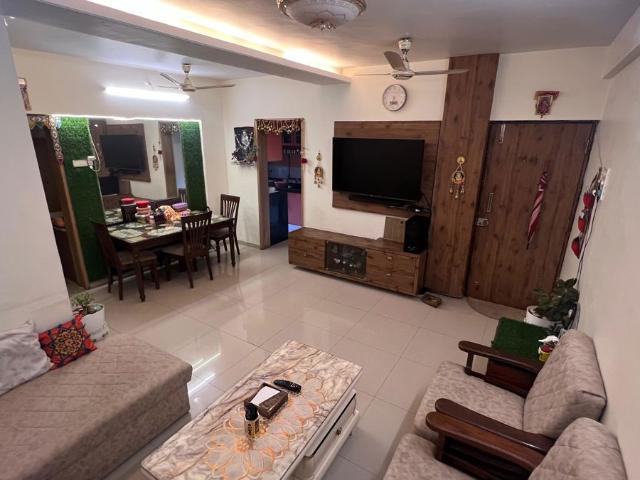 Resale | 3 BHK 900 Sq.Ft. Apartment in Strawberry Sandstone