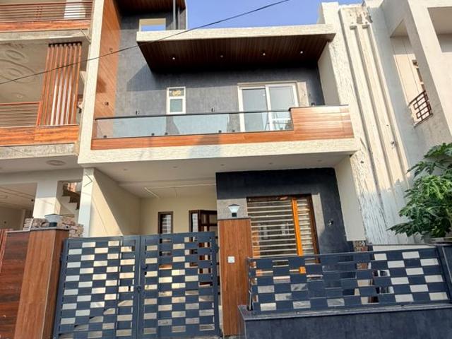 Resale | 3 BHK 90 Sq.Yd. Villa in Sector 124
