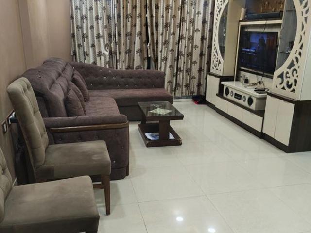 Resale | 3 BHK 915 Sq.Ft. Apartment in Wadhwa Elite Solitaire