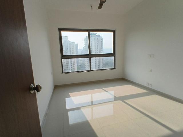 Resale | 3 BHK 944 Sq.Ft. Apartment in Kalpataru Immensa