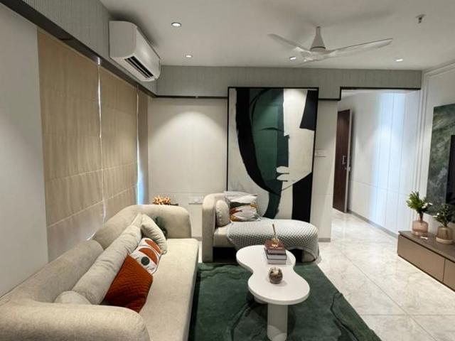 Resale | 3 BHK 945 Sq.Ft. Apartment in Hubtown Rising City