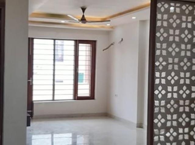Resale | 3 BHK 954 Sq.Ft. Apartment in Omaxe Heights