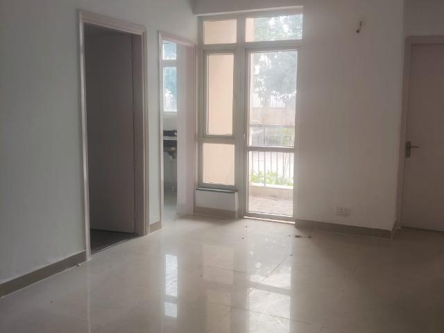 Resale | 3 BHK 954 Sq.Ft. Apartment in Omaxe Heights
