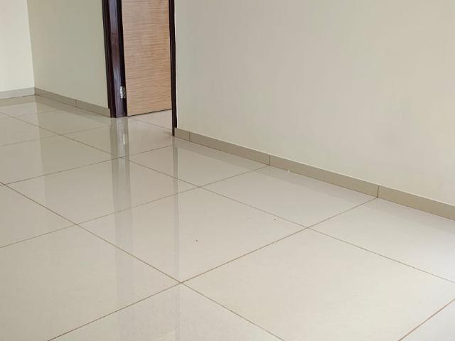 Resale | 3 BHK 950 Sq.Ft. Apartment in Chandak Stella