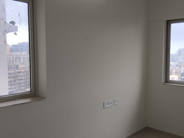Resale | 3 BHK 950 Sq.Ft. Apartment in Chandak Stella