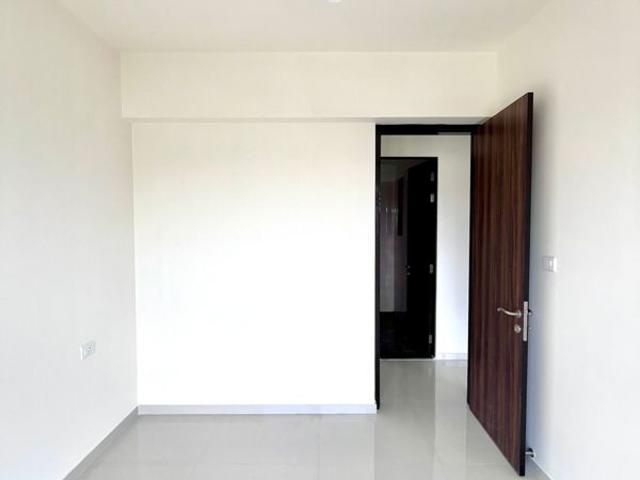 Resale | 3 BHK + 950 Sq.Ft. Apartment in Sheth Zuri