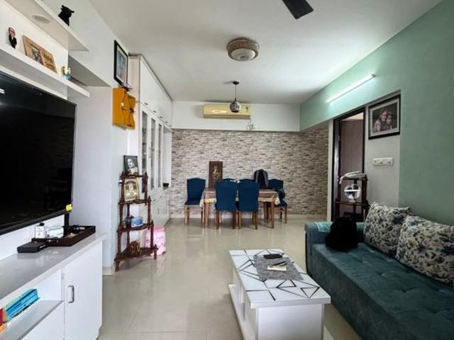 Resale | 3 BHK 953 Sq.Ft. Apartment in Lodha Splendora