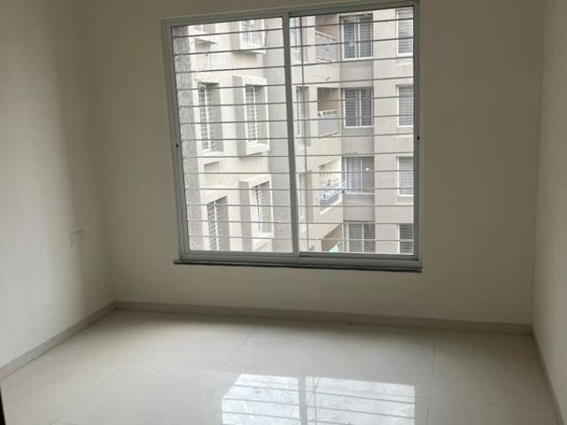 Resale | 3 BHK 987 Sq.Ft. Apartment in Mantra 29 Gold Coast Phase 3