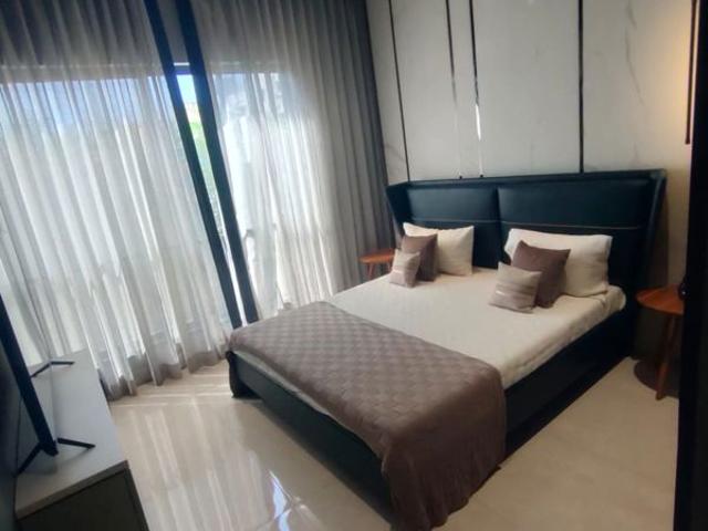 Resale | 3 BHK 988 Sq.Ft. Apartment in Sankla East World