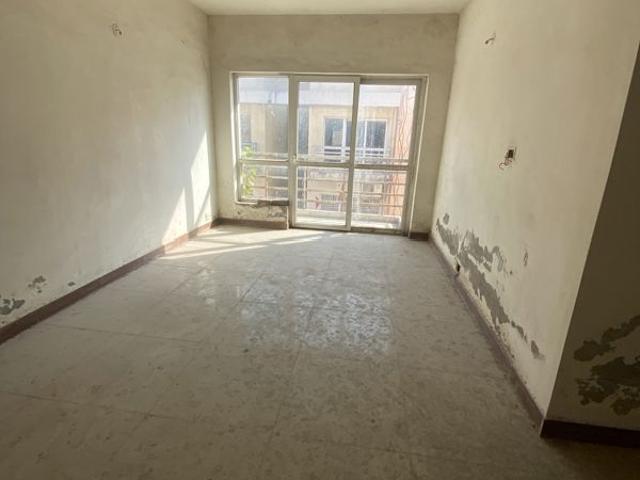 Resale | 3 BHK + 982 Sq.Ft. Apartment in Bptp Park Floors I