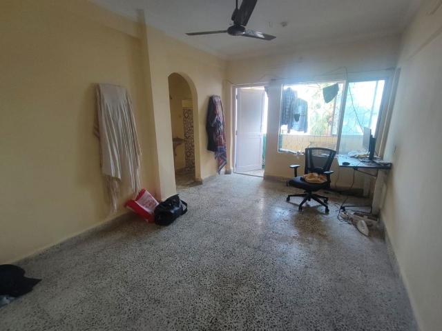Resale | 3 BHK 995 Sq.Ft. Apartment in Runwal Bliss Divine