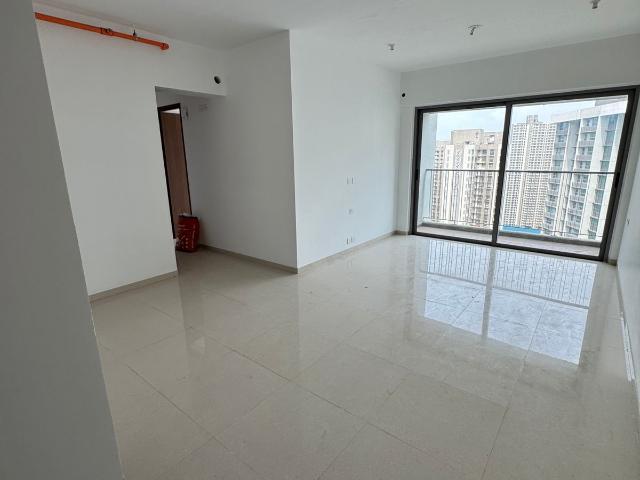 Resale | 3 BHK 996 Sq.Ft. Apartment in Kalpataru Immensa
