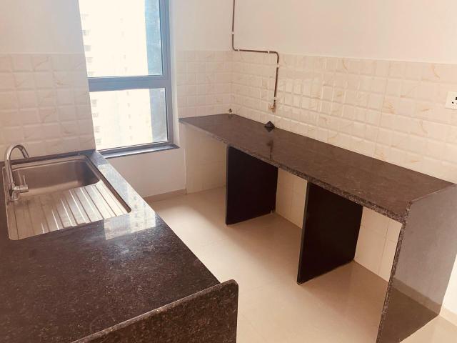 Resale | 3 BHK 996 Sq.Ft. Apartment in Kalpataru Immensa