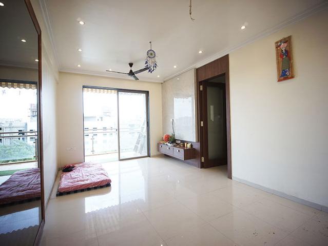 Resale | 3 BHK 990 Sq.Ft. Apartment in Mainland Valencia