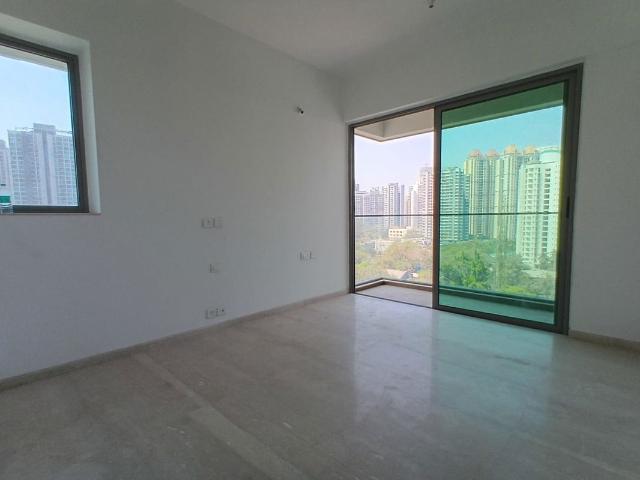 Resale | 3 BHK 991 Sq.Ft. Apartment in Kalpataru Immensa
