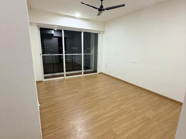 Resale | 3 BHK 991 Sq.Ft. Apartment in Kalpataru Immensa