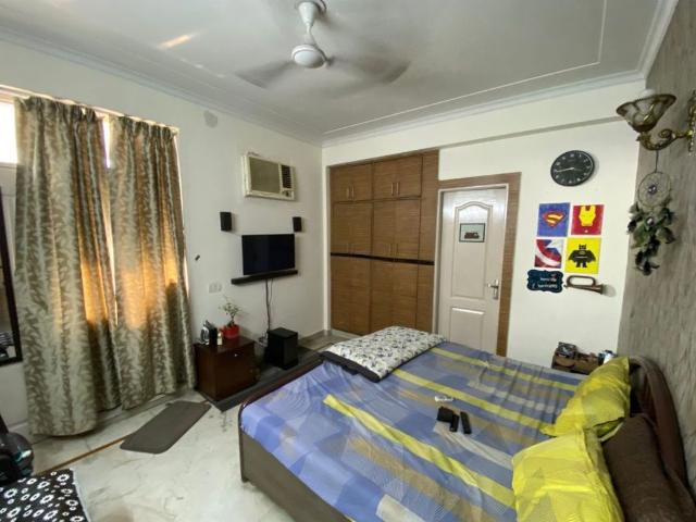 Resale | 3 BHK + Basement 1423 Sq.Ft. Apartment in Signature Global City 81