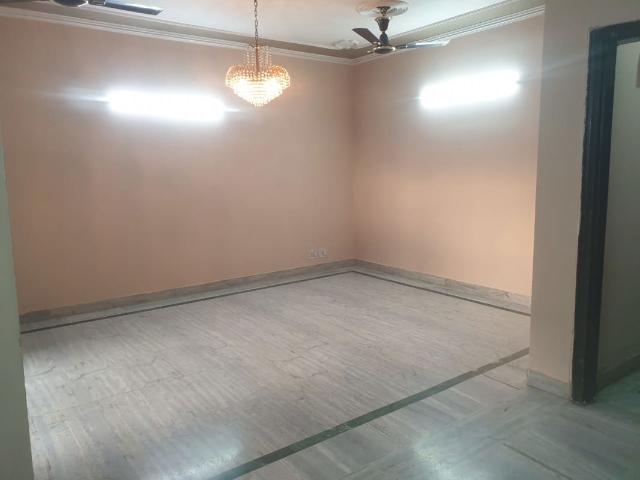 Resale | 3 BHK + Basement 1421 Sq.Ft. Apartment in Signature Global City 81