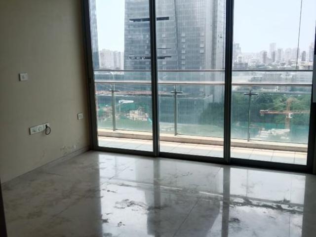 Resale | 3 BHK + Basement,Store Room 1367 Sq.Ft. Apartment in Oberoi Realty Esquire