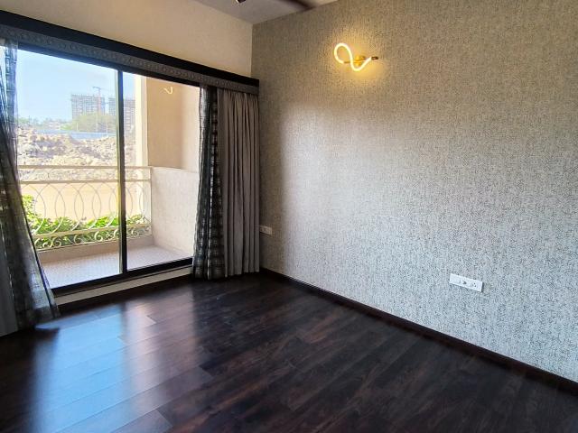 Resale | 3 BHK + Extra Room 768 Sq.Ft. Apartment in Paradise Sai World Dreams
