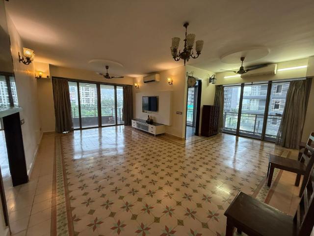 Resale | 3 BHK + Extra Room 1080 Sq.Ft. Apartment in Runwal Bliss