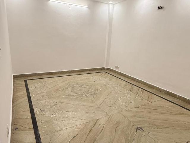 Resale | 3 BHK + Extra Room 1300 Sq.Ft. Apartment in Vasant Kunj