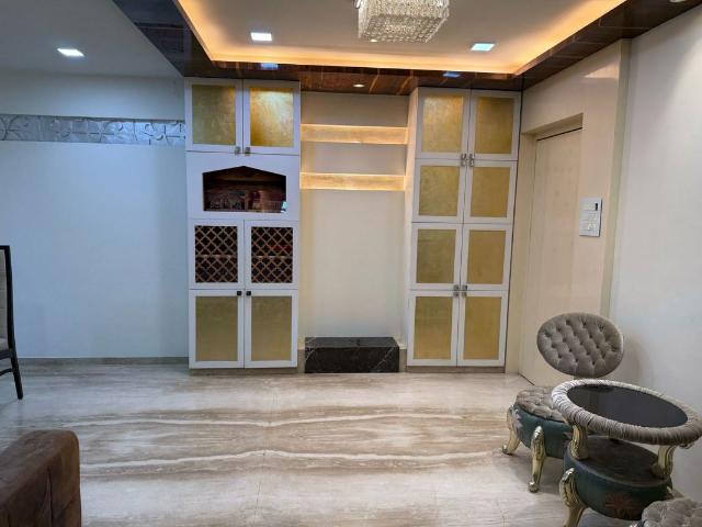 Resale | 3 BHK + Extra Room 1300 Sq.Ft. Apartment in Damani CHS