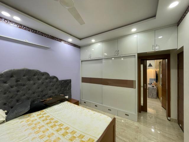 Resale | 3 BHK + Extra Room 1300 Sq.Ft. Apartment in Santushti Apartment Secto