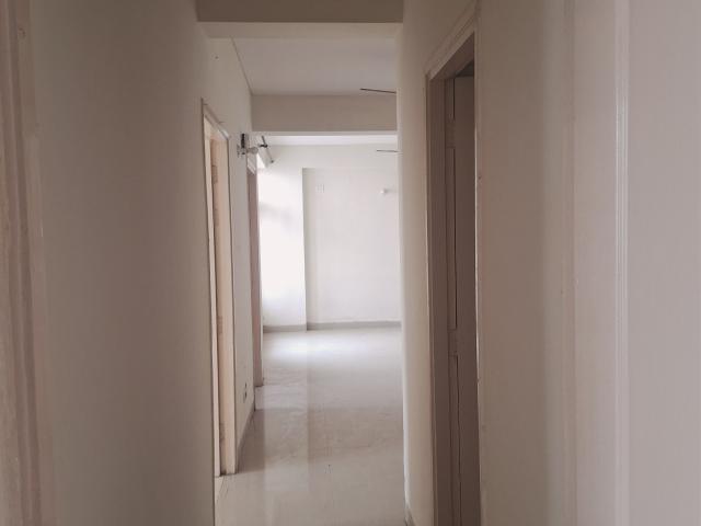Resale | 3 BHK + Extra Room 1326 Sq.Ft. Apartment in Tulip White