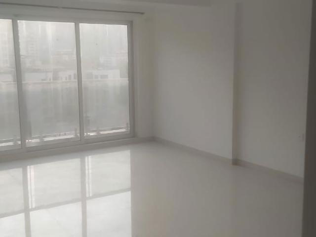 Resale | 3 BHK + Extra Room 1349 Sq.Ft. Apartment in Soham Crystal Spires