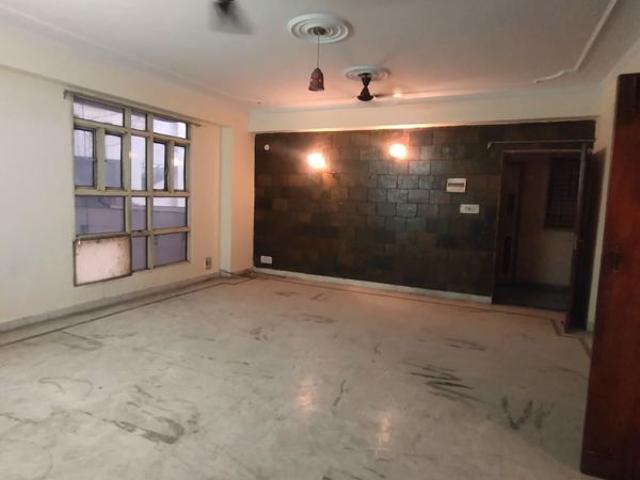 Resale | 3 BHK + Extra Room 1350 Sq.Ft. Apartment in Mahagun Mosaic