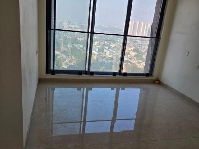 Resale | 3 BHK + Extra Room 1350 Sq.Ft. Apartment in Rustomjee Crown