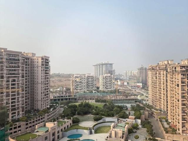 Resale | 3 BHK + Extra Room 1378 Sq.Ft. Apartment in K Raheja Reserve