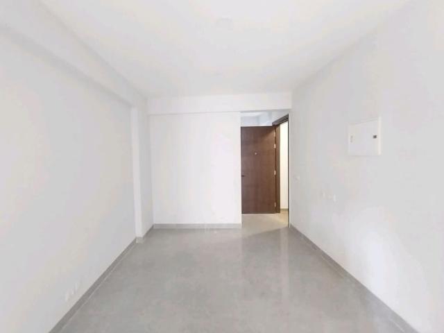 Resale | 3 BHK + Extra Room 1385 Sq.Ft. Apartment in Signature Global City 92