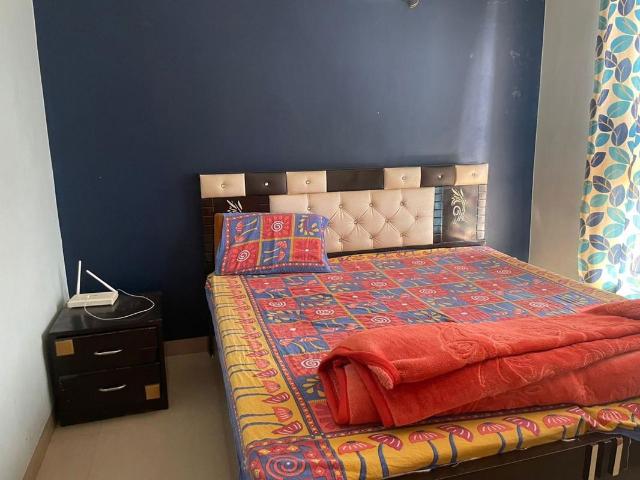 Resale | 3 BHK + Extra Room 1395 Sq.Ft. Apartment in Emaar Emerald Estate