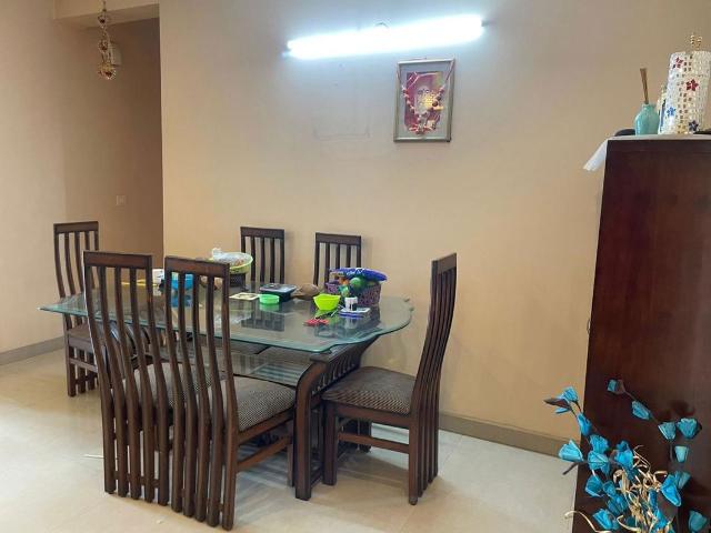 Resale | 3 BHK + Extra Room 1395 Sq.Ft. Apartment in Emaar Emerald Estate