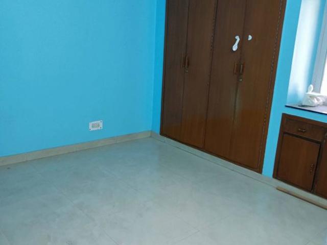 Resale | 3 BHK + Extra Room 1400 Sq.Ft. Apartment in Vasundhara Enclave