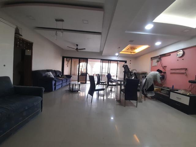Resale | 3 BHK + Extra Room 1400 Sq.Ft. Apartment in Moroccan Cooperative Housing Society
