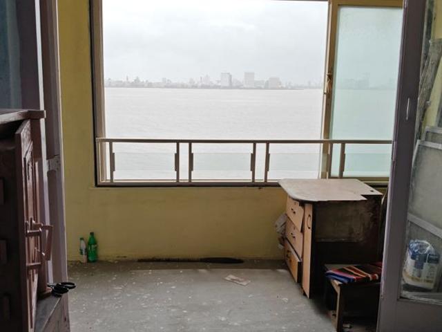 Resale | 3 BHK + Extra Room 1400 Sq.Ft. Apartment in Shyam Sadan Apartments
